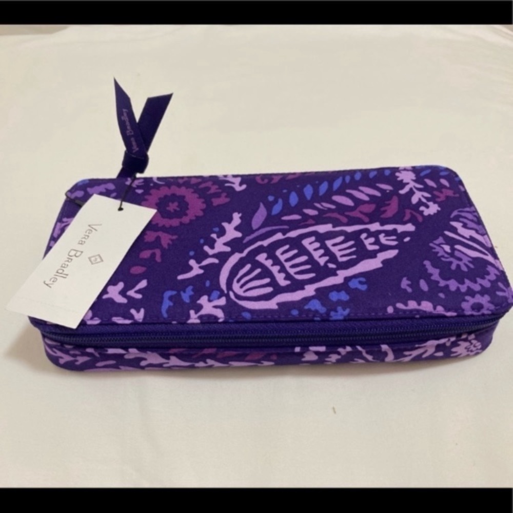 Vera Bradley Large Travel Pill Case Amethyst Paisley
